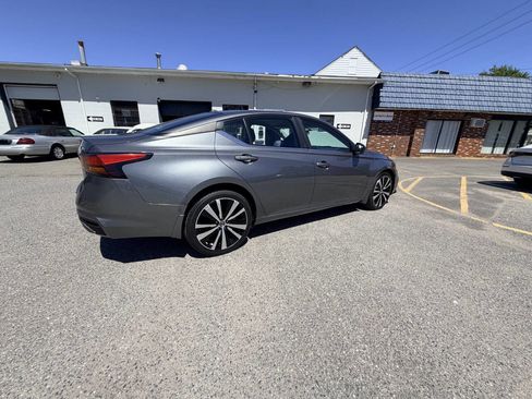 Used 2019 Nissan Altima 2.5 SR AWD/4WD image 14