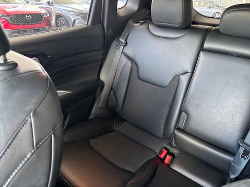Used 2025 Jeep Compass Trailhawk AWD/4WD image 37