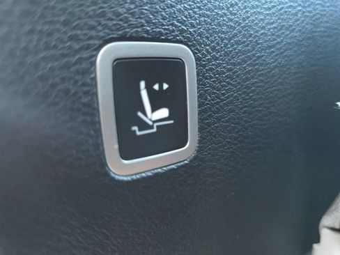 Used 2020 Chrysler Pacifica Limited image 28