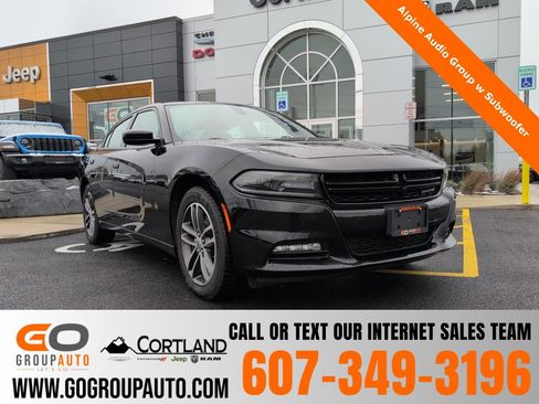 Used 2019 Dodge Charger SXT image 1