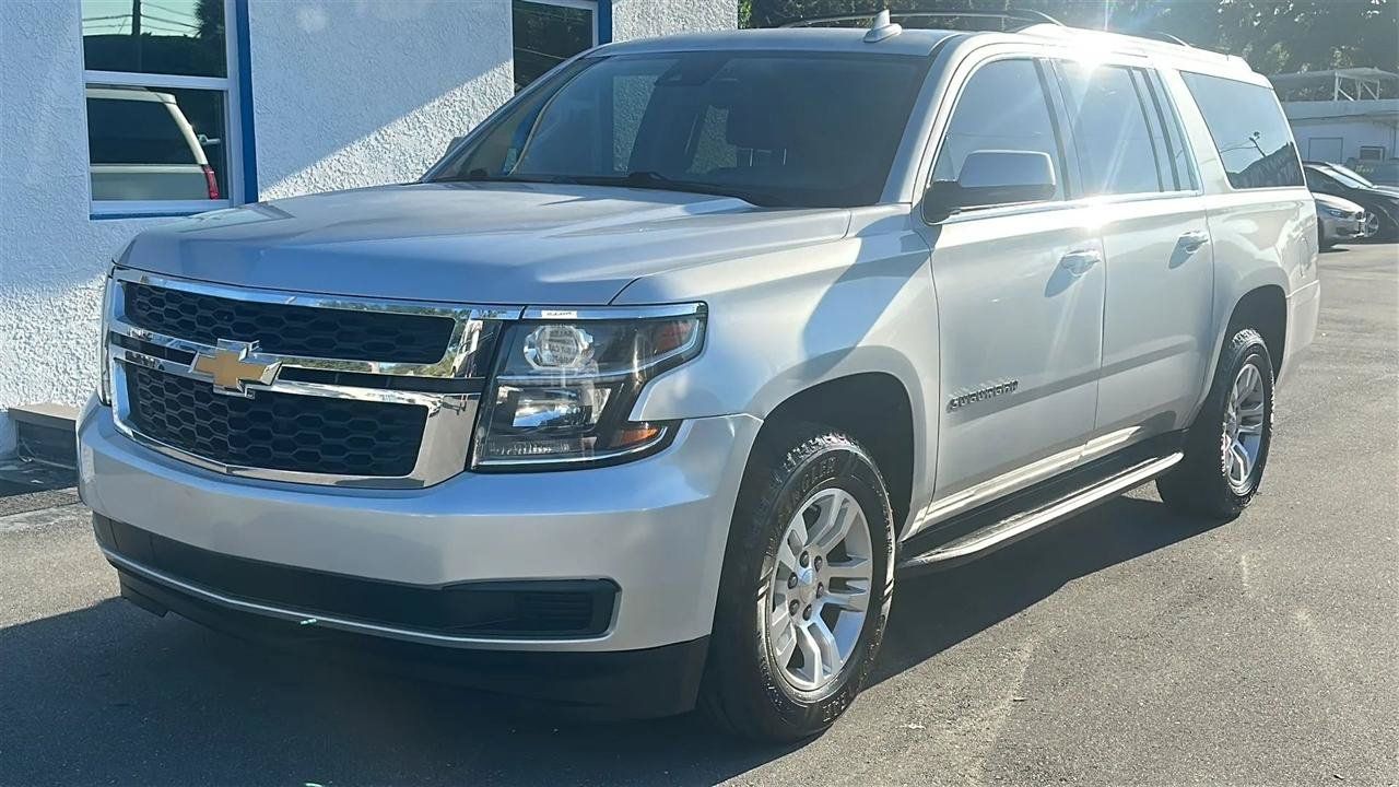 Used 2020 Chevrolet Suburban LT AWD/4WD image 3
