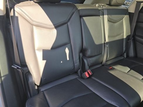 Used 2017 Cadillac XT5 Luxury image 31