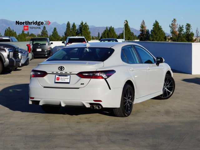 Used 2024 Toyota Camry SE w/ Convenience Package FWD image 7