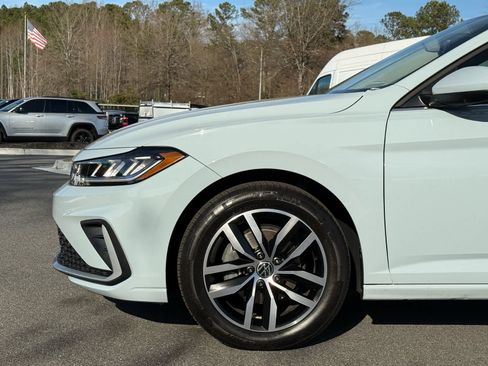 Used 2025 Volkswagen Jetta SE image 11