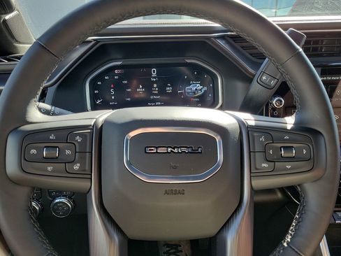 Used 2026 GMC Sierra 2500 Denali Ultimate image 17