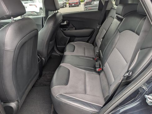 Used 2022 Kia Niro EX w/ Cold Weather Package FWD image 13