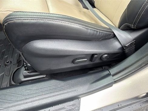 Used 2020 Subaru Outback Limited image 22