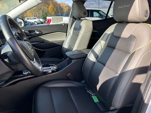 Used 2024 Chevrolet Trax ACTIV w/ Driver Confidence Package image 37