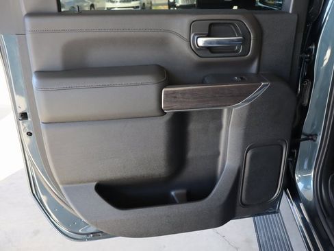 Used 2020 Chevrolet Silverado 2500 LTZ w/ Technology Package image 48