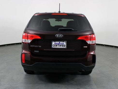 Used 2014 Kia Sorento LX image 7