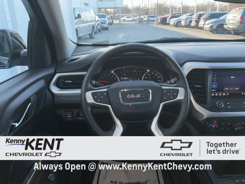 Certified 2023 GMC Acadia SLE w/ Driver Convenience Package image 19