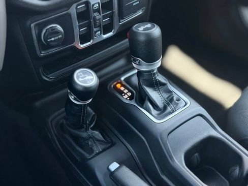 Used 2025 Jeep Wrangler Unlimited Sport AWD/4WD image 20