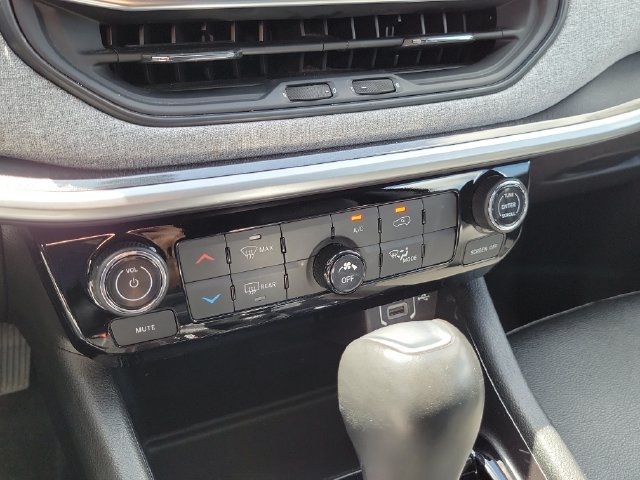 Used 2024 Jeep Compass Latitude AWD/4WD image 31
