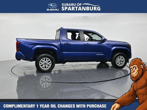 Used 2025 Toyota Tacoma SR5 RWD image 2
