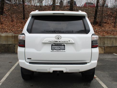 Used 2015 Toyota 4Runner SR5 image 8