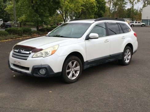 Used 2013 Subaru Outback 2.5i Premium AWD/4WD image 1