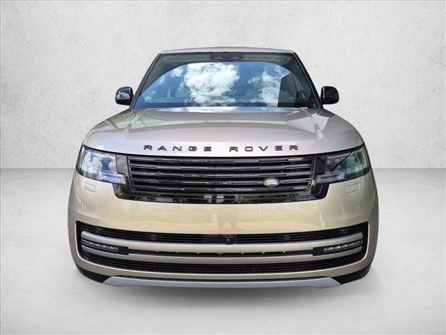 Used 2026 Land Rover Range Rover SE AWD/4WD image 2