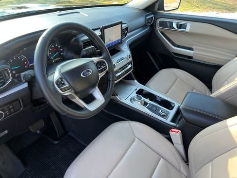 Certified 2023 Ford Explorer XLT w/ Equipment Group 202A image 18