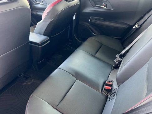 Used 2026 Toyota Prius Plug-In Hybrid FWD image 9