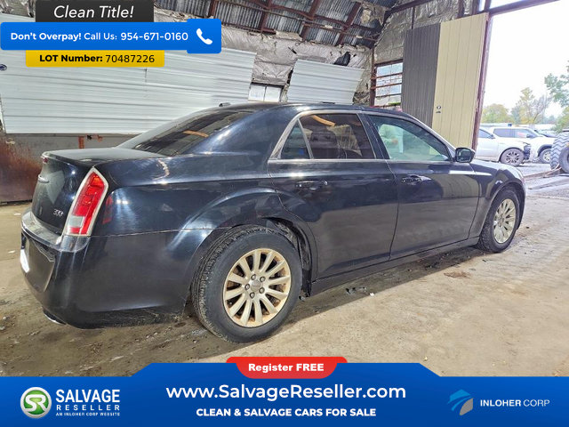 Used 2014 Chrysler 300 RWD image 4