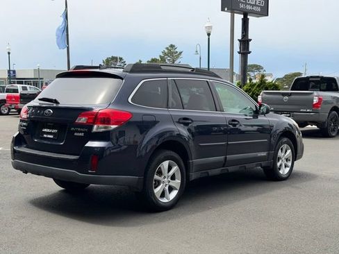 Used 2013 Subaru Outback 2.5i Limited w/ Moonroof Pkg AWD/4WD image 5