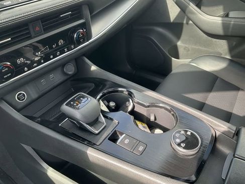 Certified 2023 Nissan Rogue SV w/ SV Premium B Package image 27