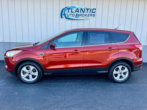 Used 2014 Ford Escape SE image 2