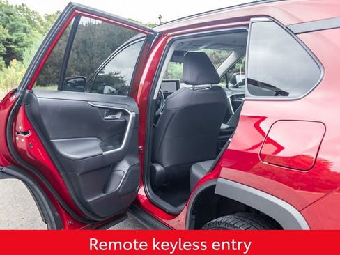 Used 2025 Toyota RAV4 XLE AWD/4WD image 24