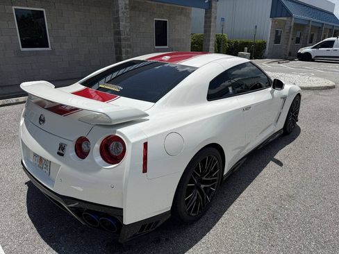 Used 2020 Nissan GT-R Premium AWD/4WD image 8