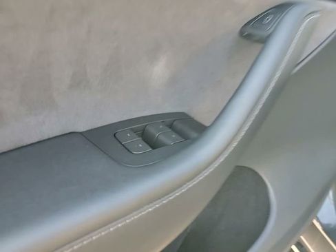 Used 2024 Tesla Model Y Standard Range image 9