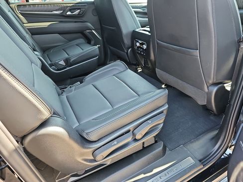 Used 2023 GMC Yukon XL Denali w/ Denali Reserve Package image 14
