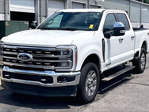 Used 2023 Ford F250 Lariat w/ Lariat Ultimate Package AWD/4WD image 2