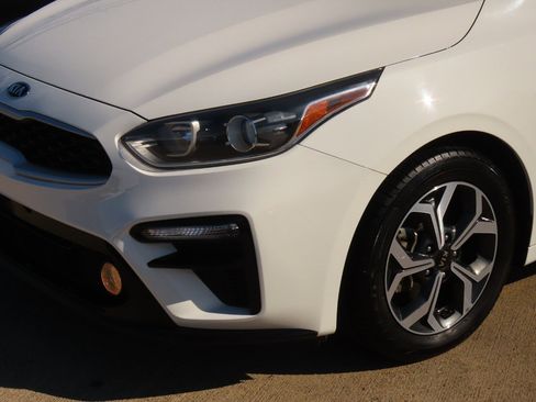 Used 2019 Kia Forte LXS image 3