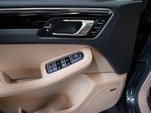 New 2025 Porsche Macan image 20