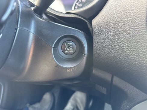 Used 2021 Jeep Renegade Latitude image 30