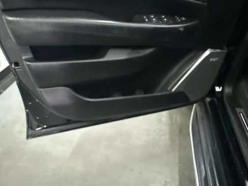 Used 2019 Cadillac Escalade ESV Luxury AWD/4WD image 39
