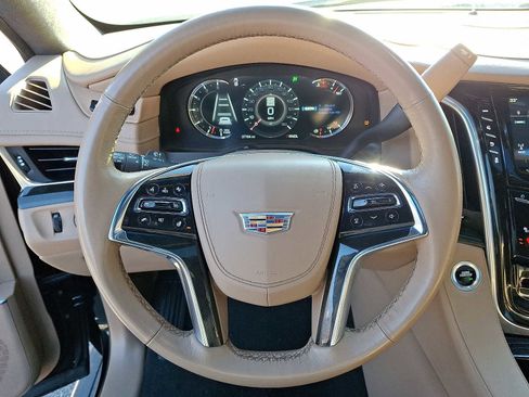 Used 2020 Cadillac Escalade Platinum image 23