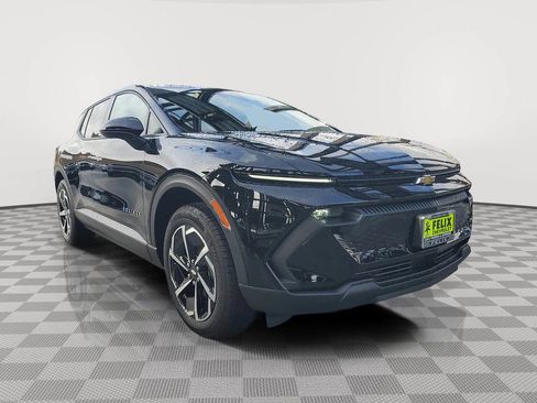 New 2026 Chevrolet Equinox EV LT image 2