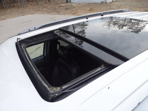 Used 2019 Ford Explorer XLT w/ Equipment Group 202A image 13