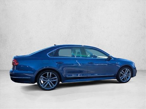 Used 2017 Volkswagen Passat 1.8T R-Line image 4
