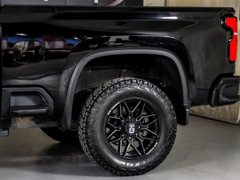 Used 2024 Chevrolet Silverado 2500 High Country w/ High Country Premium Package image 14