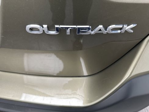 Used 2024 Subaru Outback Premium AWD/4WD image 12