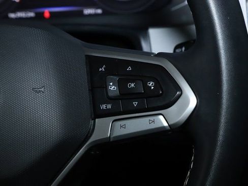 Used 2022 Volkswagen Atlas Cross Sport SE image 25