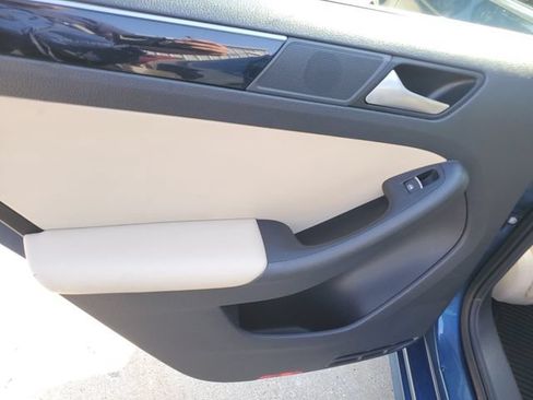 Used 2015 Volkswagen Jetta TDI SEL FWD image 16