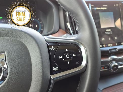 Used 2024 Volvo XC60 B5 Plus image 14