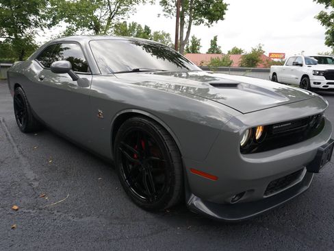 Used 2018 Dodge Challenger R/T Scat Pack RWD image 5
