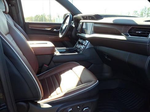 Used 2024 GMC Yukon Denali Ultimate image 11