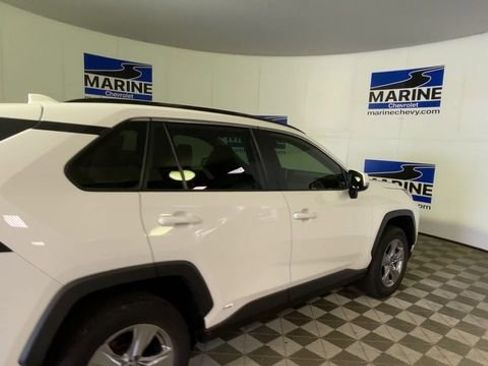 Used 2024 Toyota RAV4 XLE w/ Convenience Package image 2