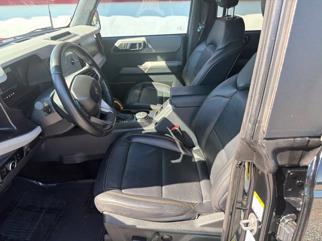 Used 2023 Ford Bronco Badlands w/ Sasquatch Package AWD/4WD image 9