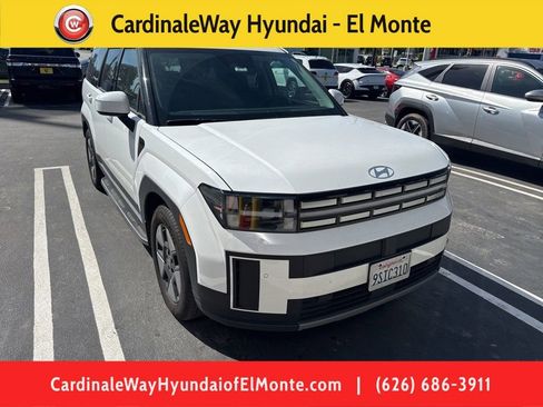 Used 2025 Hyundai Santa Fe SEL image 1